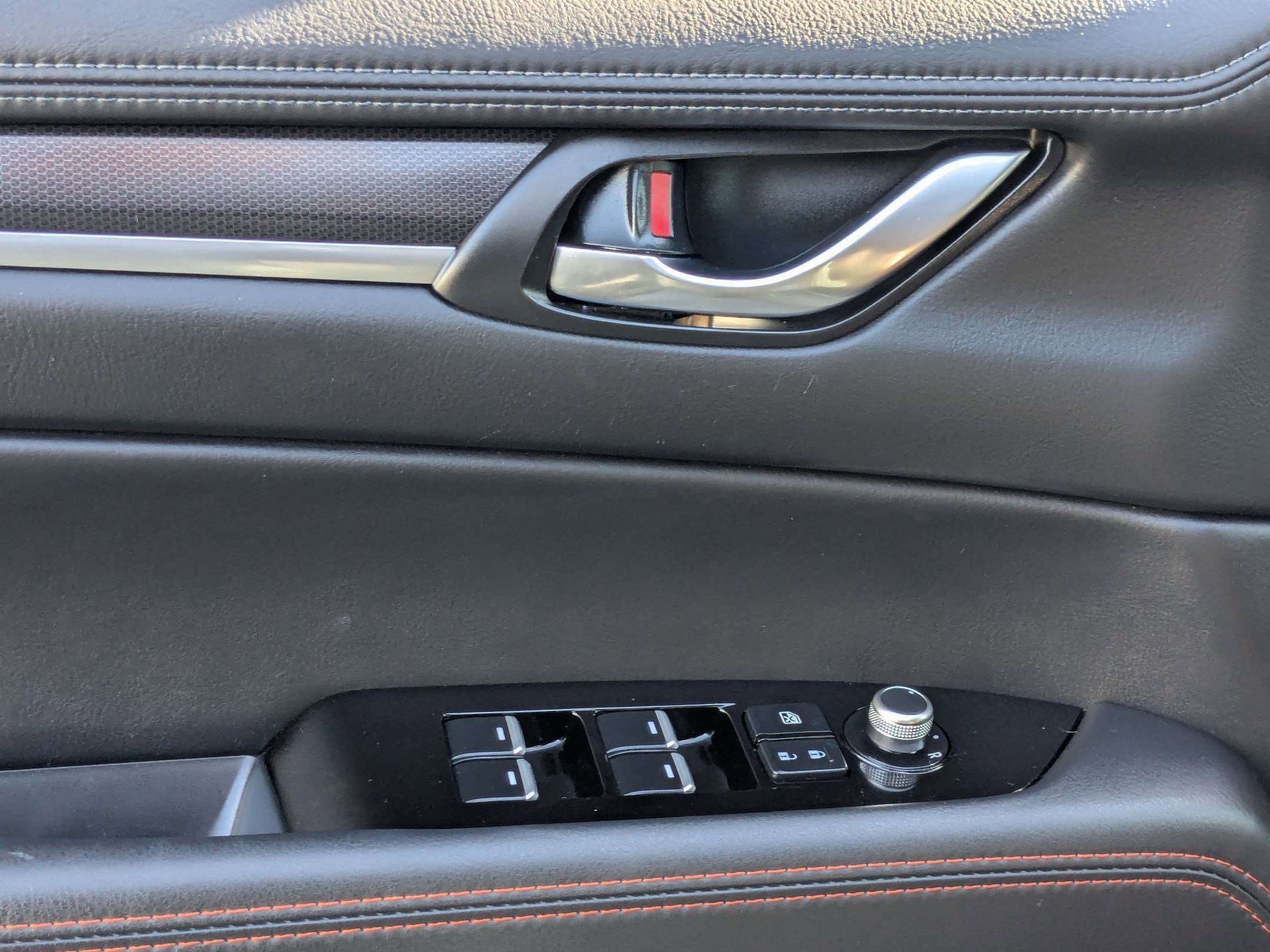 Used 2025 MAZDA CX-5 Carbon Edition image 14