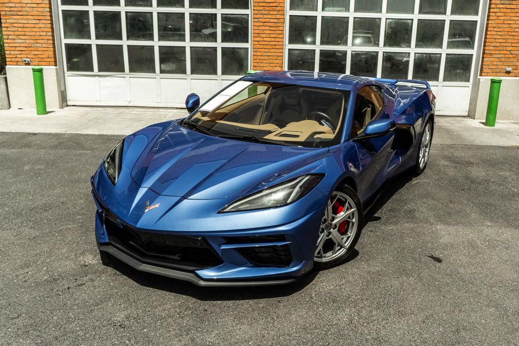 Used 2022 Chevrolet Corvette Stingray Premium Cpe w/ Z51 Performance Package RWD image 2