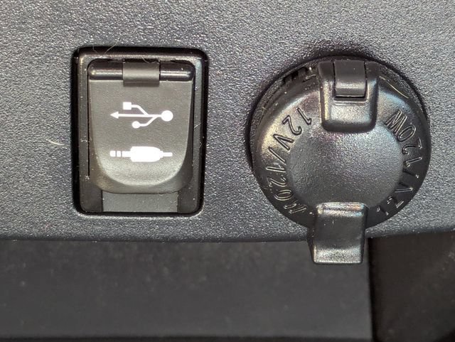 Used 2016 Toyota RAV4 LE FWD image 21