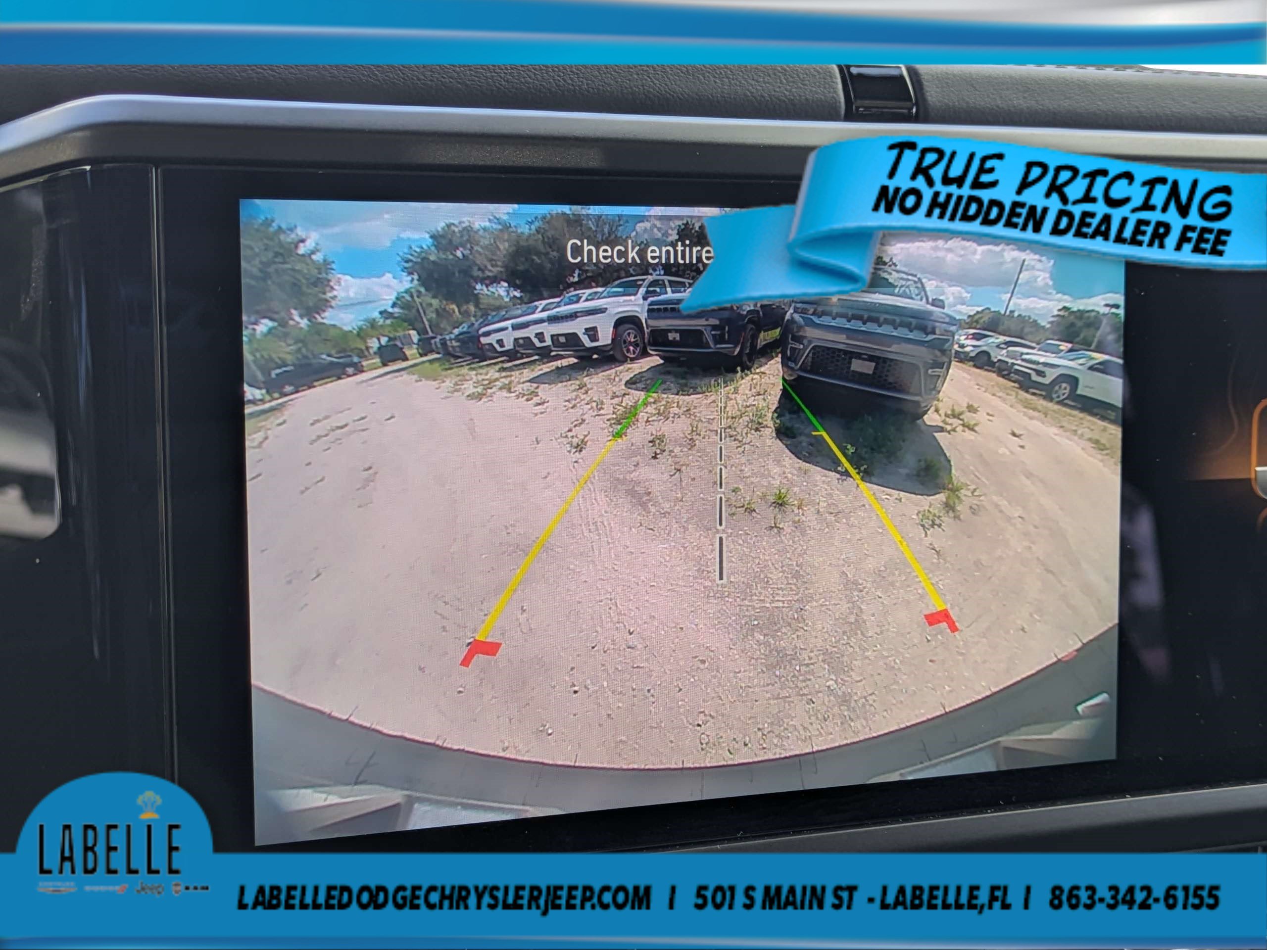 Used 2026 Jeep Wrangler Unlimited Sahara AWD/4WD image 25