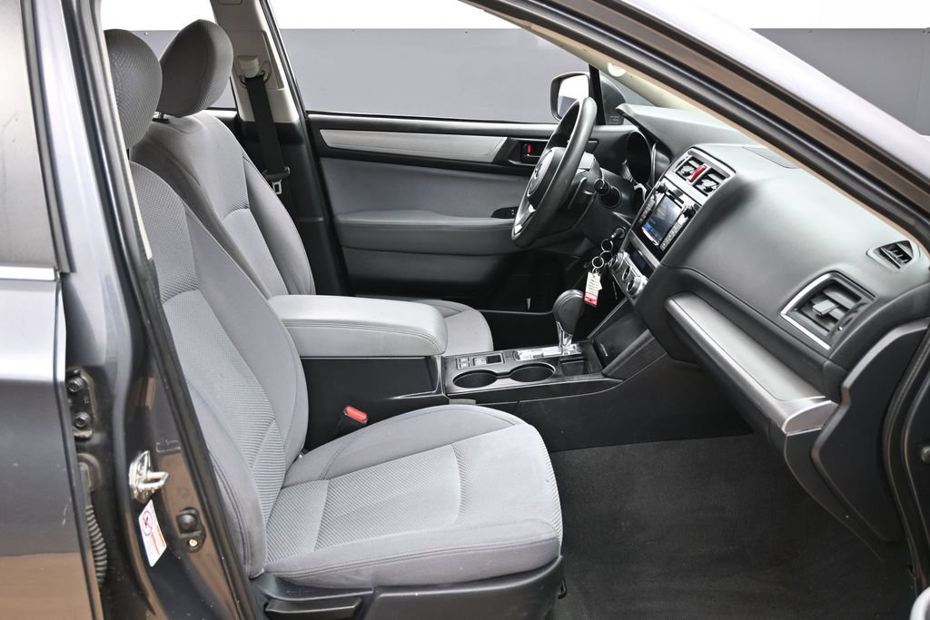 Used 2019 Subaru Outback 2.5i AWD/4WD image 32