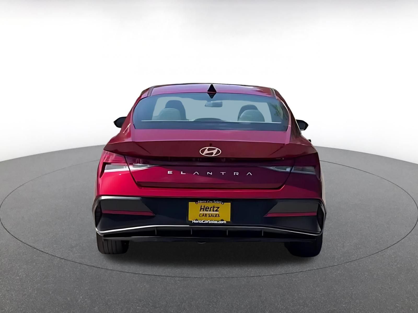 Used 2025 Hyundai Elantra SEL FWD image 12