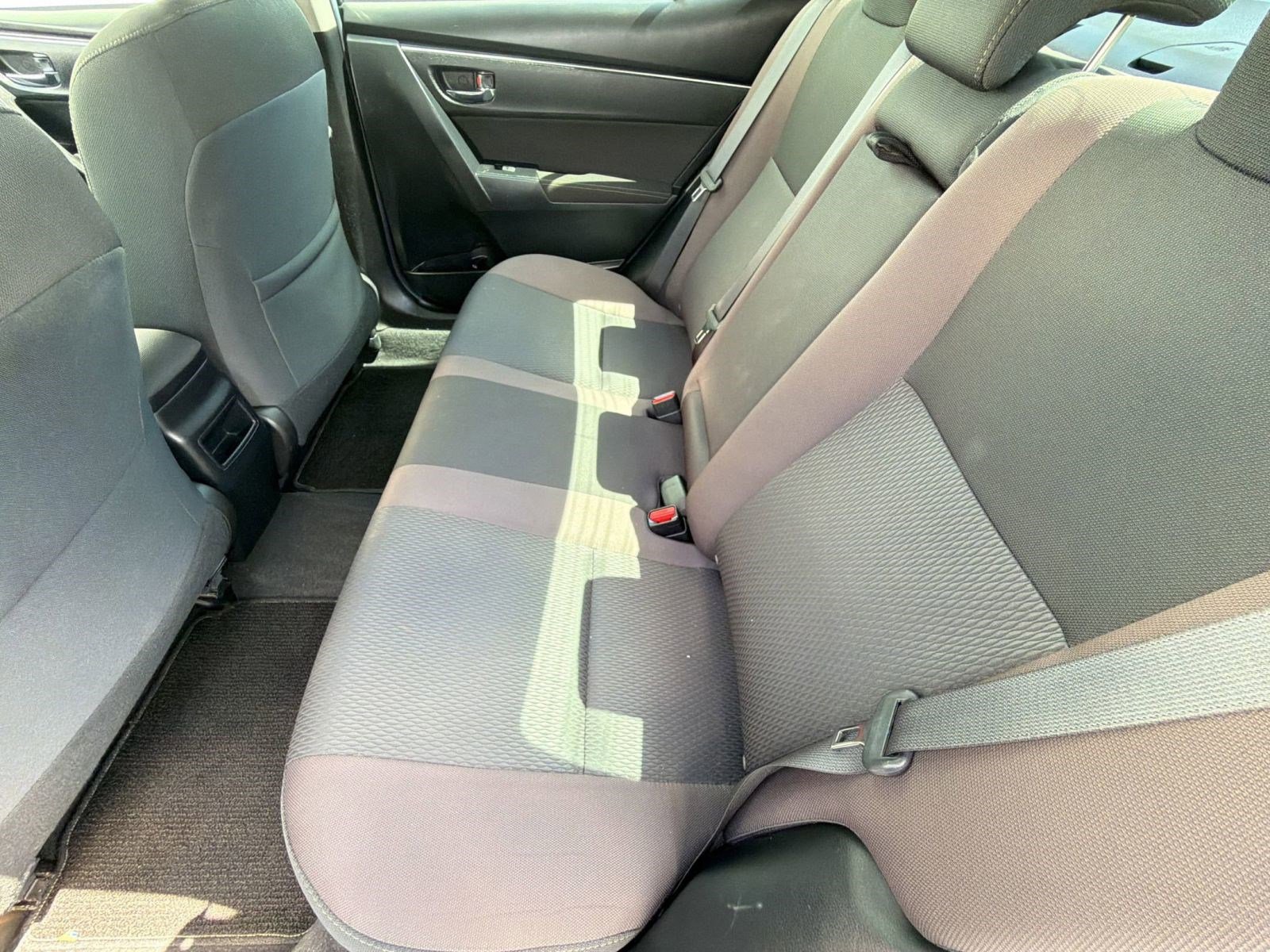 Used 2019 Toyota Corolla LE FWD image 29