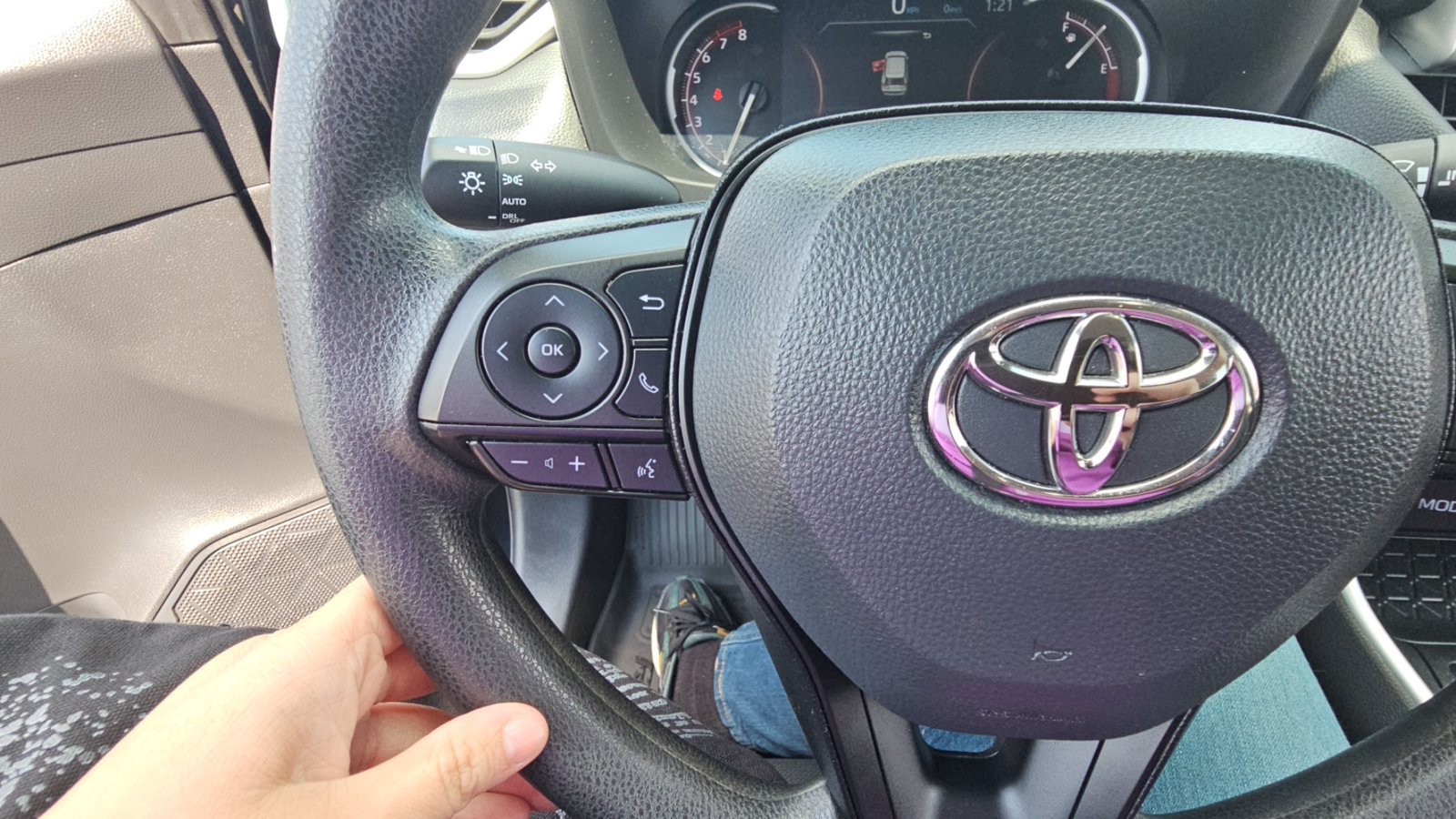 Certified 2025 Toyota RAV4 XLE AWD/4WD image 11