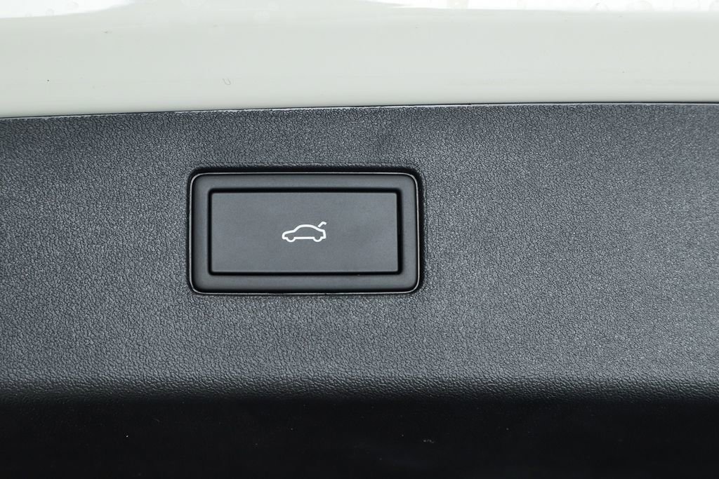 New 2026 Volkswagen Tiguan SE R-Line image 30