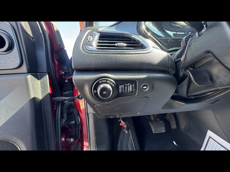 Used 2015 Chrysler 200 S w/ Navigation & Sound Group I FWD image 14