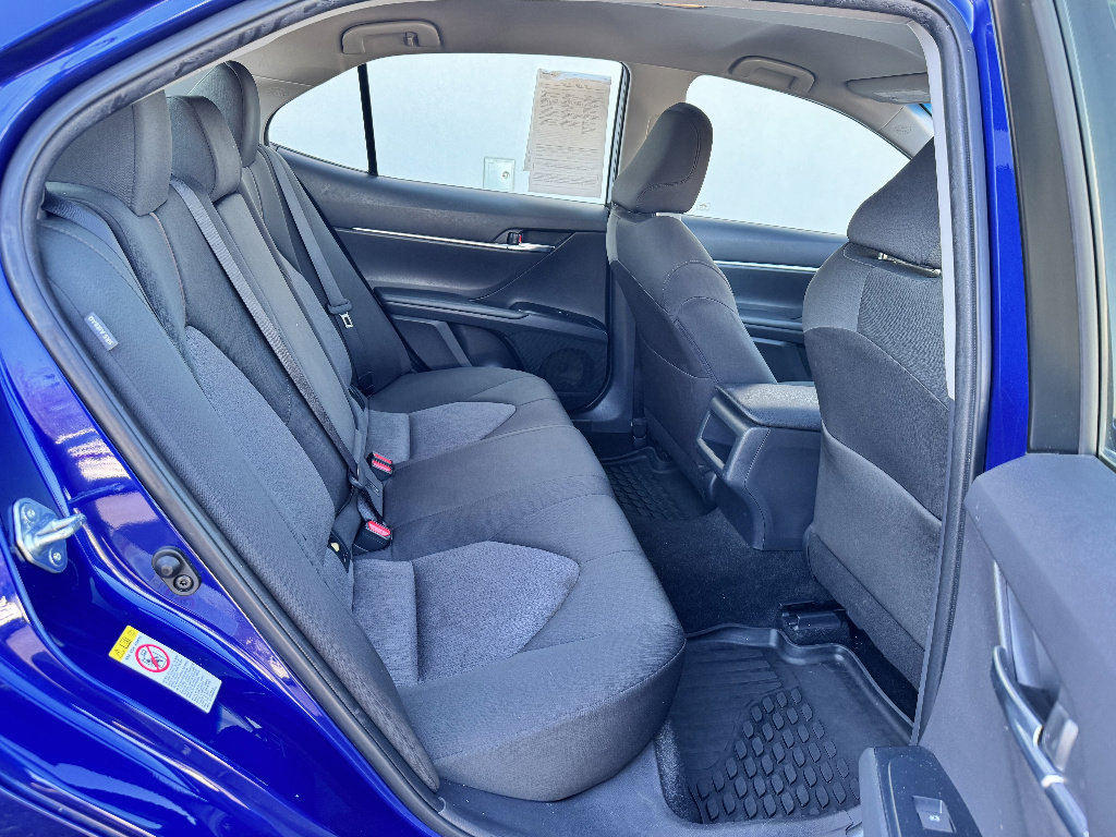 Used 2018 Toyota Camry LE w/ Convenience Package FWD image 11