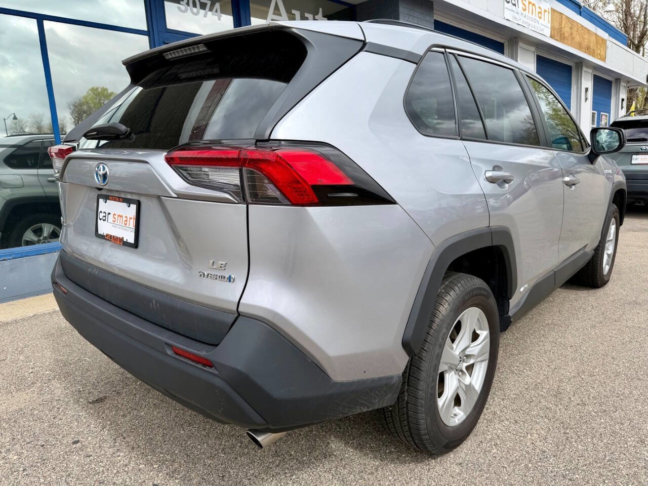 Used 2020 Toyota RAV4 LE AWD/4WD image 17