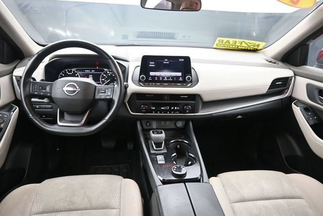 Used 2025 Nissan Rogue SV AWD/4WD image 31