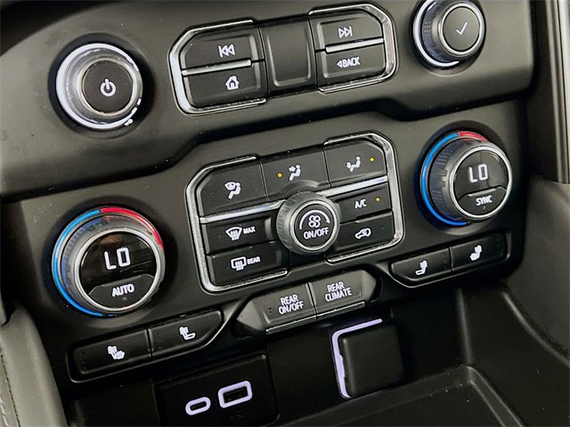 Used 2024 Chevrolet Suburban LT image 19