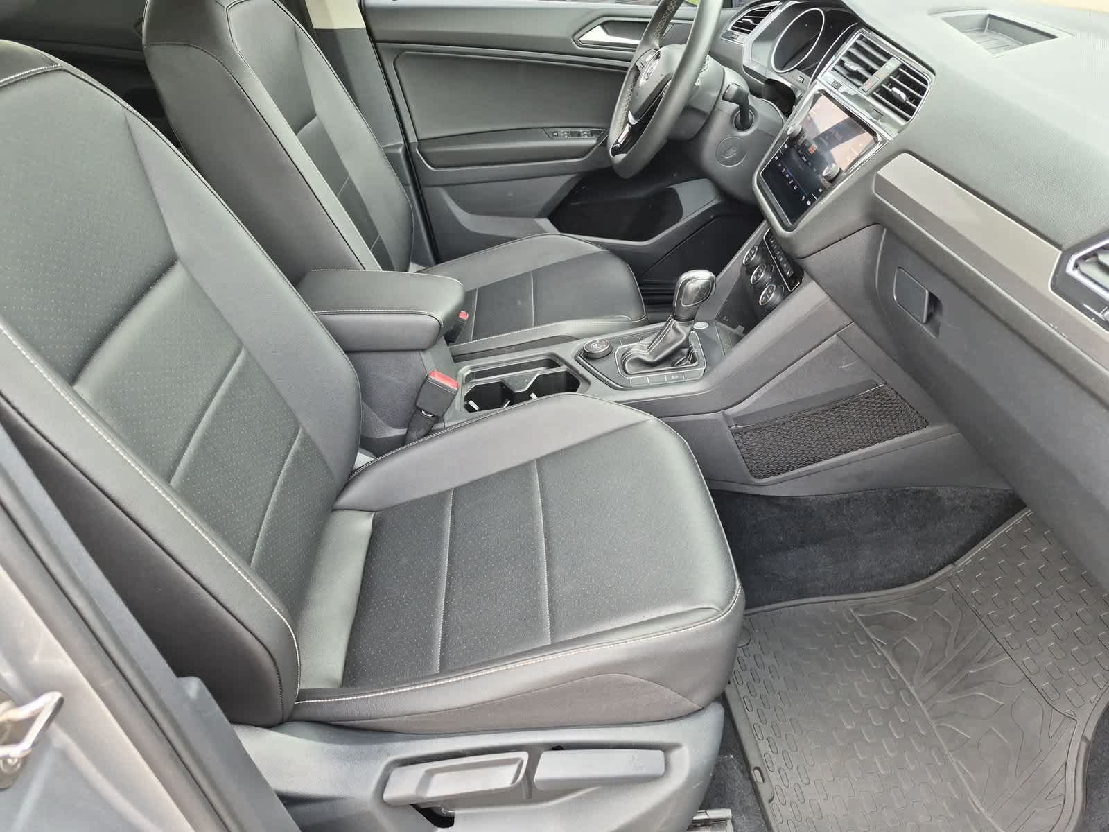Used 2021 Volkswagen Tiguan SE AWD/4WD image 21