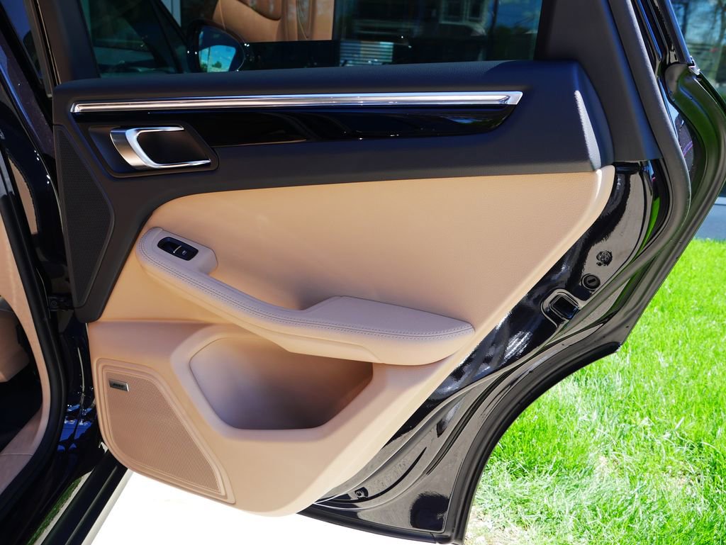 New 2026 Porsche Macan AWD/4WD image 15
