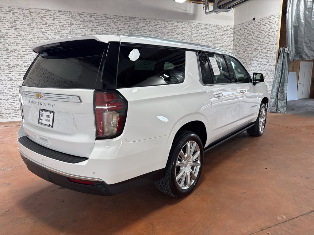Used 2022 Chevrolet Suburban High Country image 7