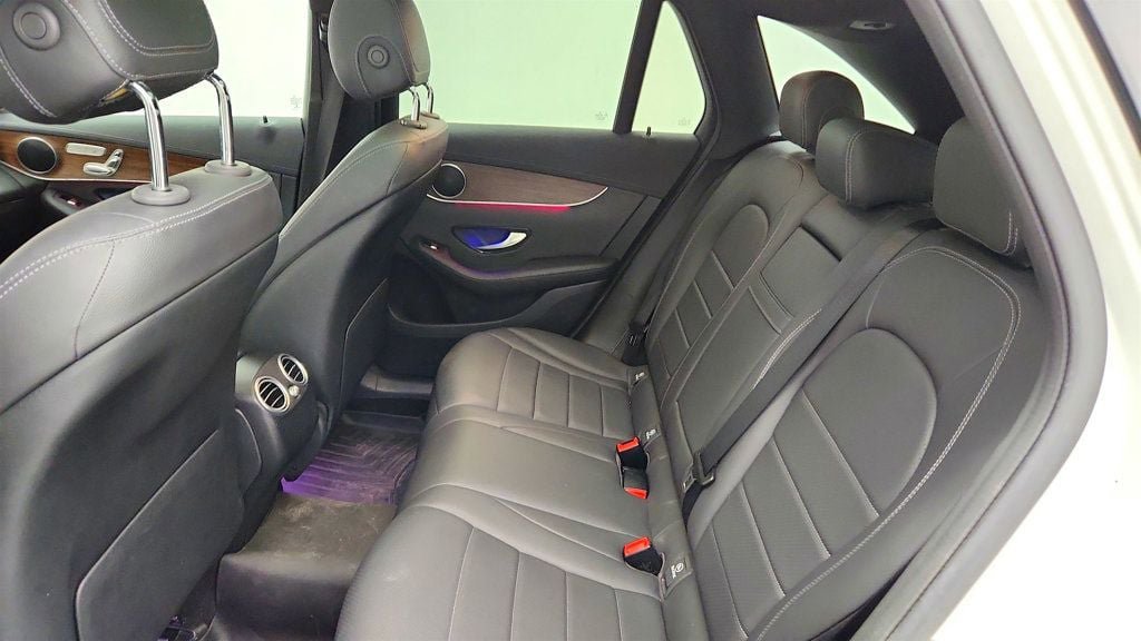 Used 2020 Mercedes-Benz GLC 300 4MATIC image 19