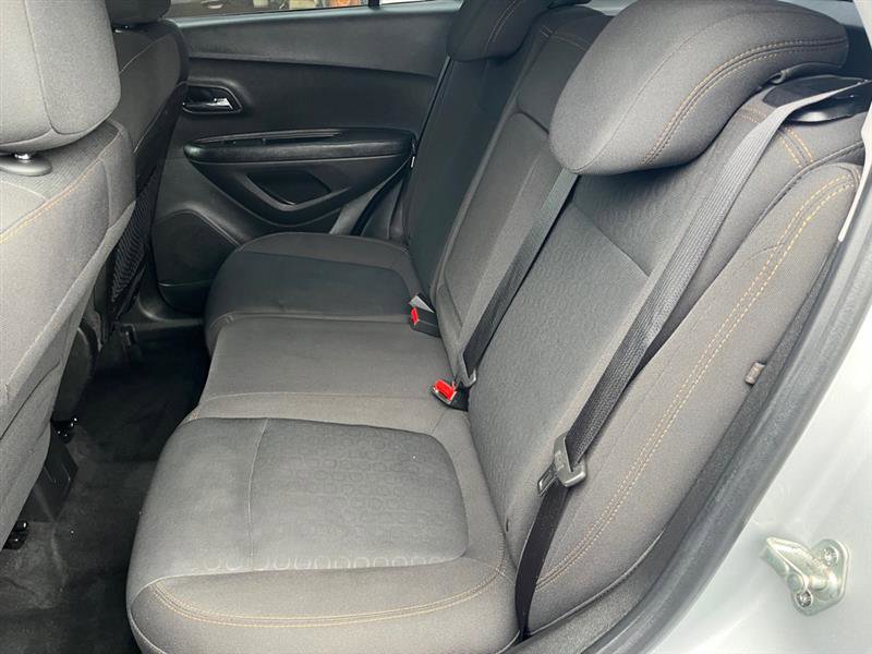 Used 2019 Chevrolet Trax LS image 19