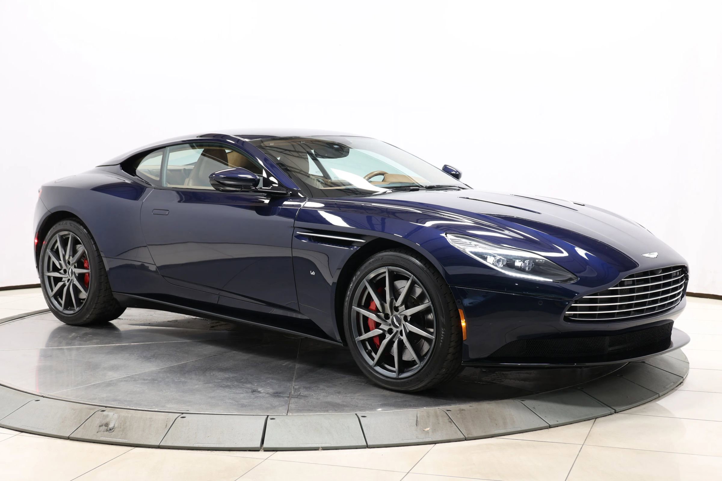 Used 2017 Aston Martin DB11 V12 image 85