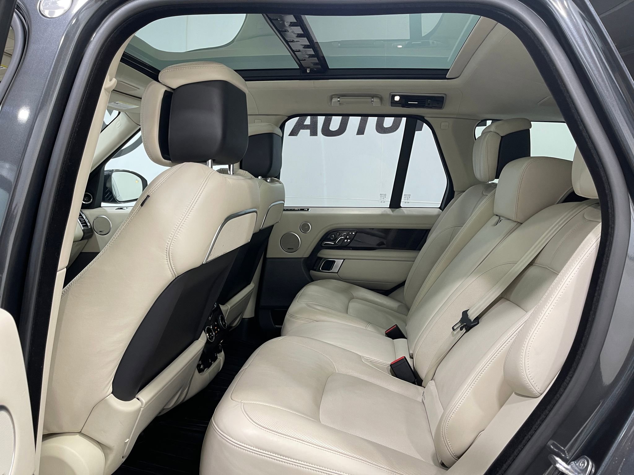 Used 2019 Land Rover Range Rover Autobiography AWD/4WD image 30