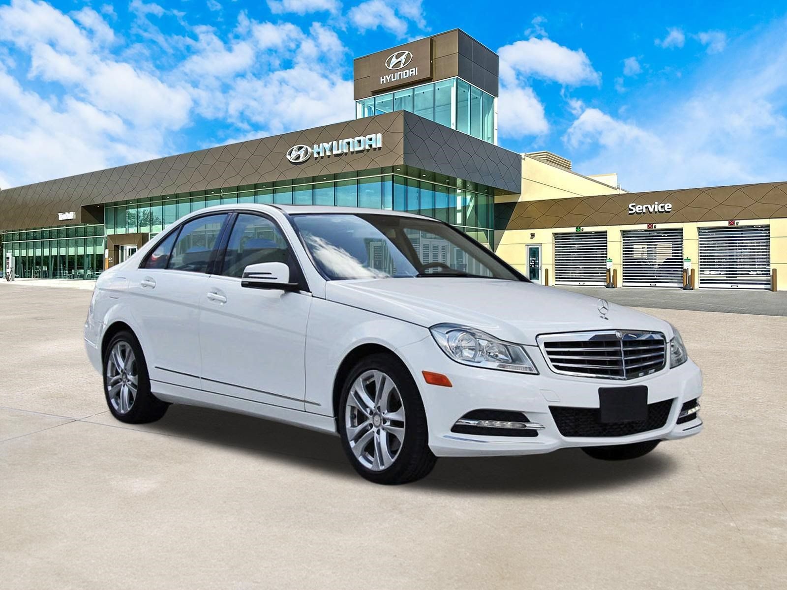 Used 2013 Mercedes-Benz C 250 Sedan image 3