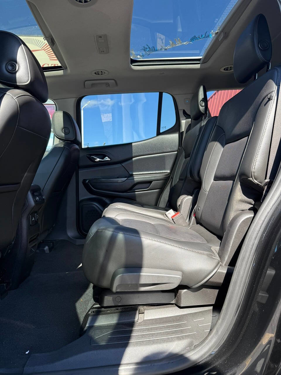 Used 2019 GMC Acadia SLT w/ LPO, Black Accent Package image 21