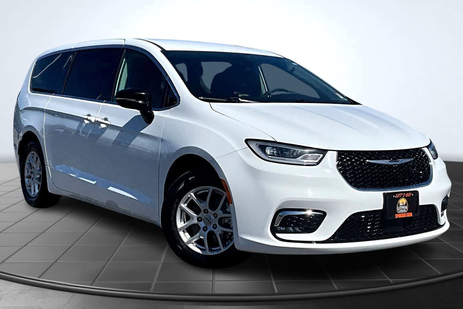 Used 2024 Chrysler Pacifica Touring-L image 22