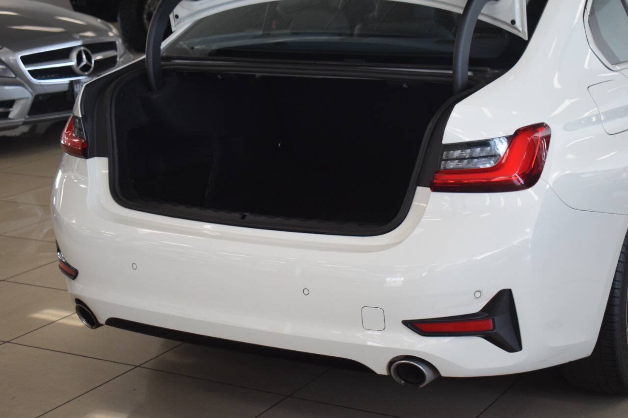 Used 2019 BMW 330i Sedan w/ Driving Assistance Package RWD image 14