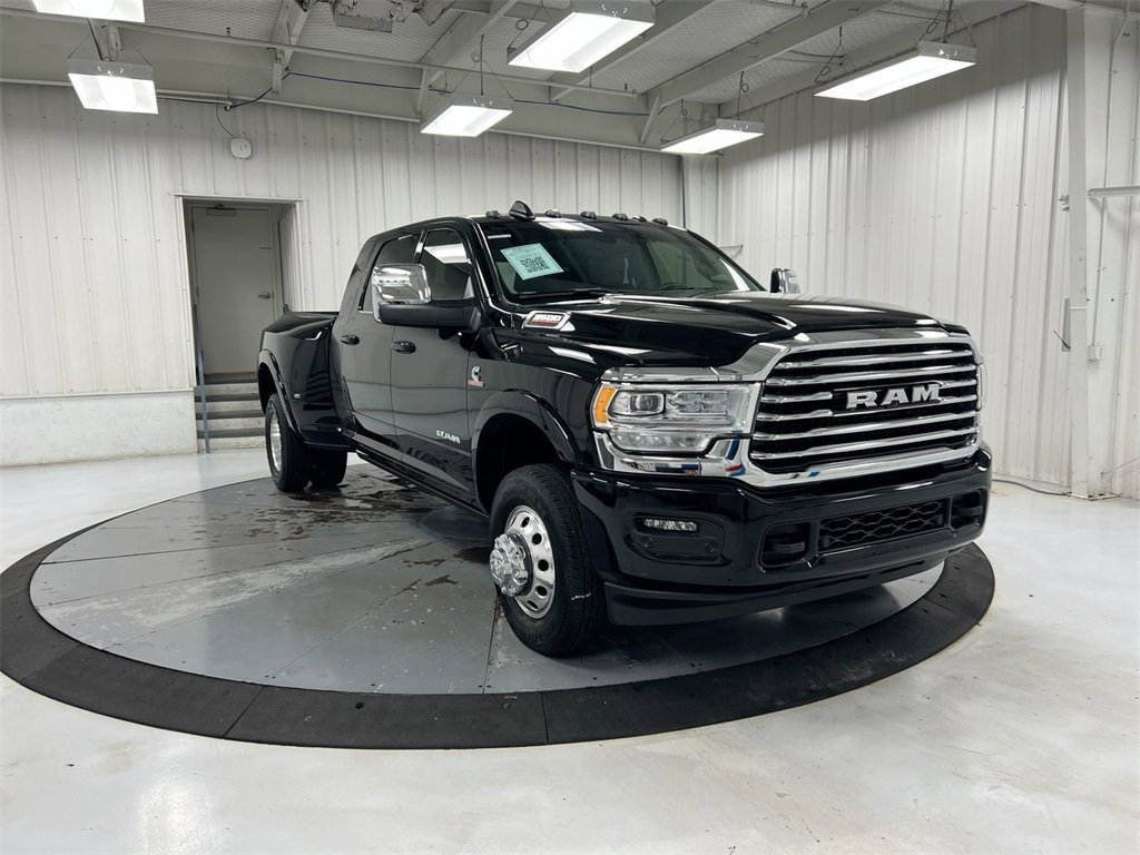 Used 2024 RAM 3500 Limited w/ Safety Group image 3