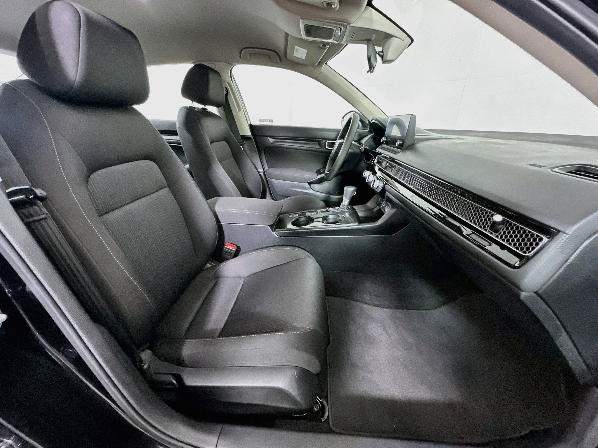 Used 2025 Honda Civic LX image 29