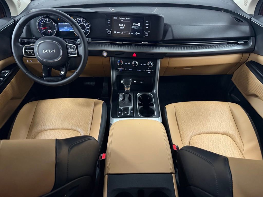 Used 2023 Kia Carnival LX FWD image 14