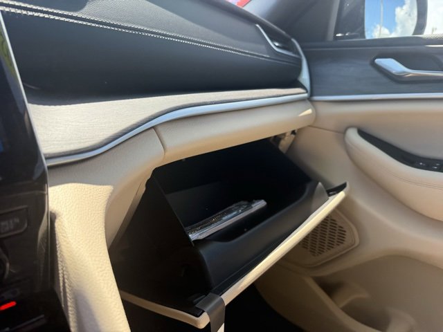 New 2025 Jeep Grand Cherokee Limited w/ Black Appearance Package image 35