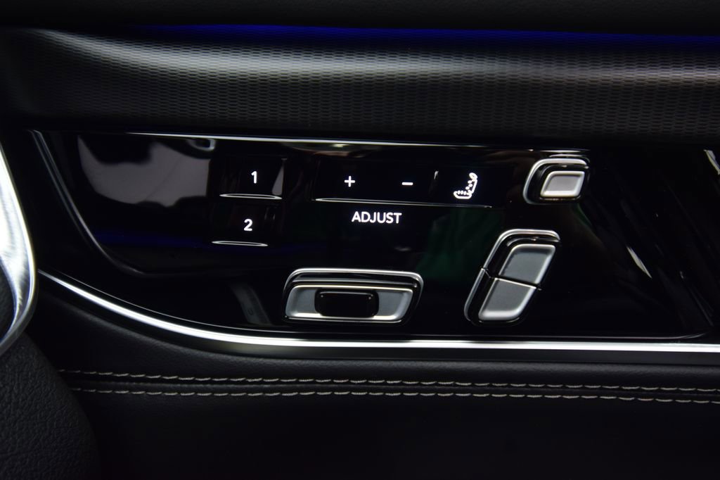 New 2026 Jeep Grand Wagoneer Summit AWD/4WD image 32