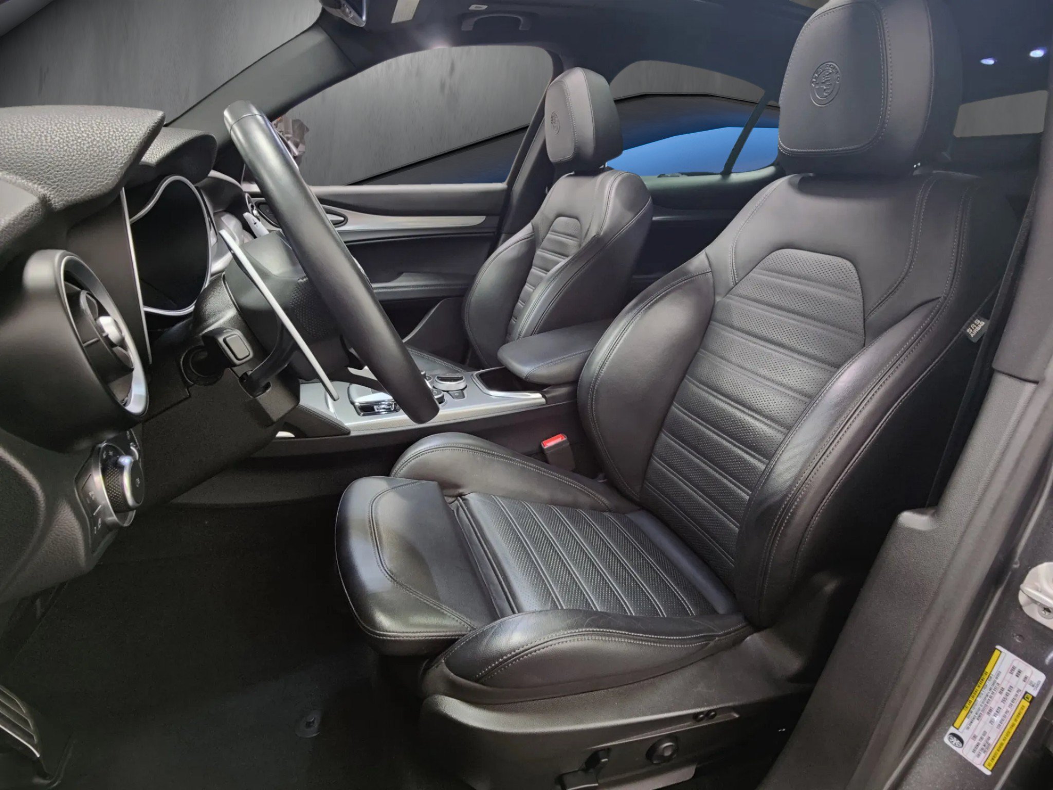 Certified 2023 Alfa Romeo Stelvio Veloce AWD/4WD image 13