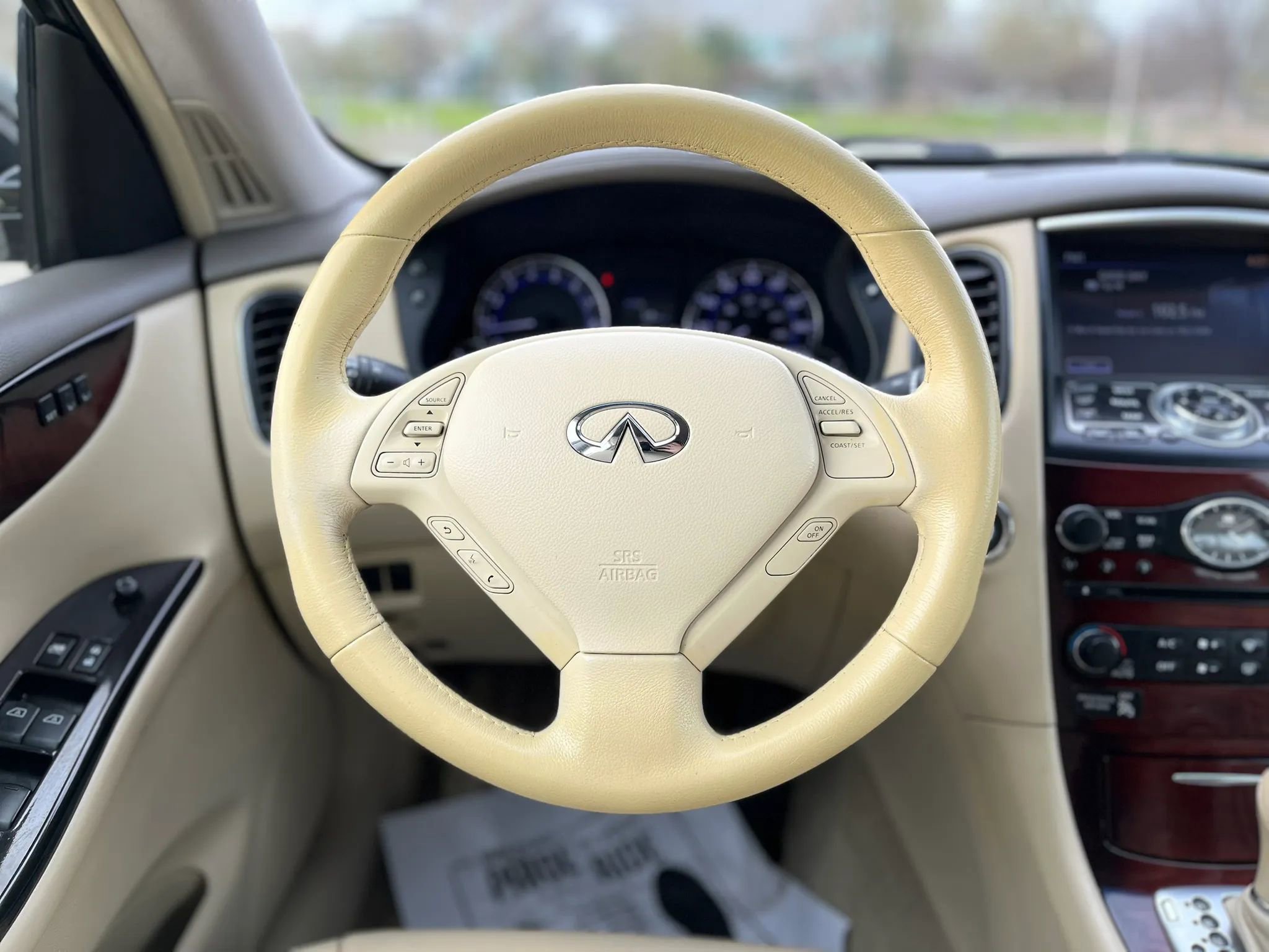Used 2014 INFINITI QX50 Journey w/ Premium Package image 16