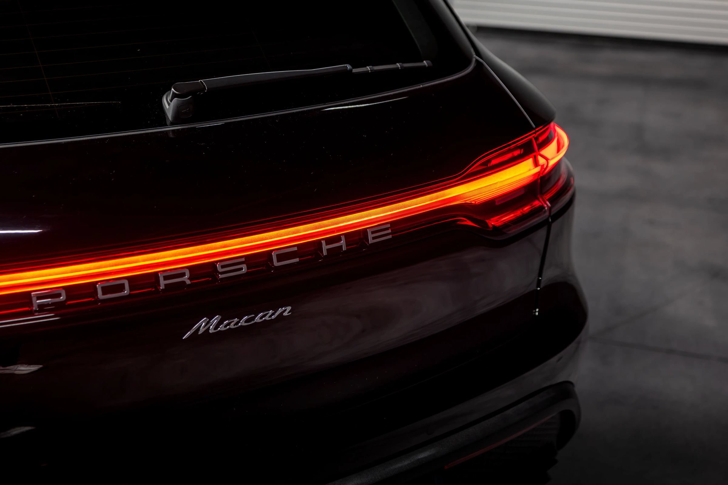 Used 2024 Porsche Macan AWD/4WD image 16