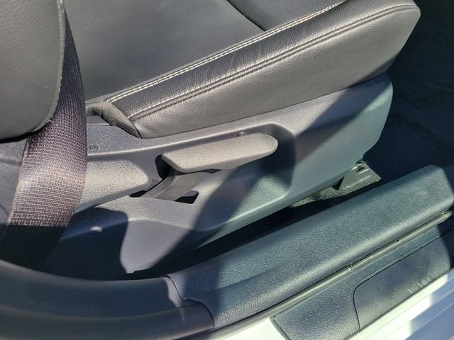 Used 2025 Toyota Camry SE w/ Convenience Package image 35