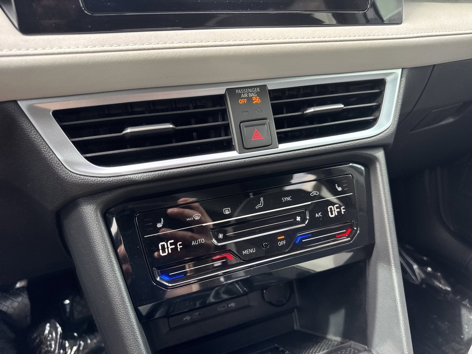 New 2026 Volkswagen Taos SE image 24