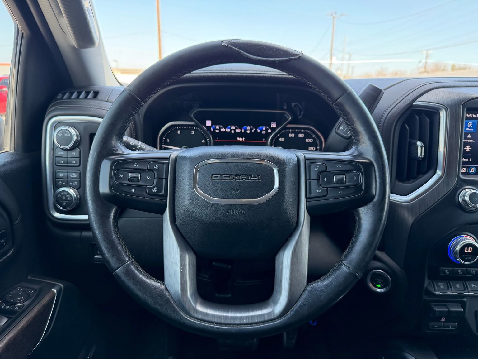 Used 2022 GMC Sierra 2500 Denali w/ Denali Black Diamond Edition image 12