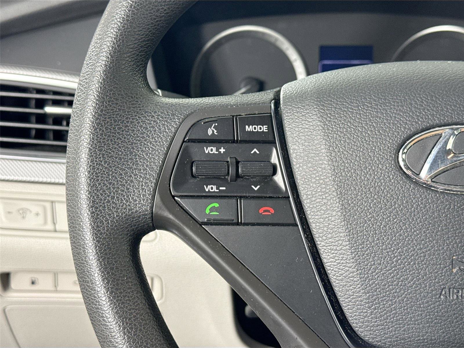 Used 2015 Hyundai Sonata SE w/ Option Group 09 FWD image 14