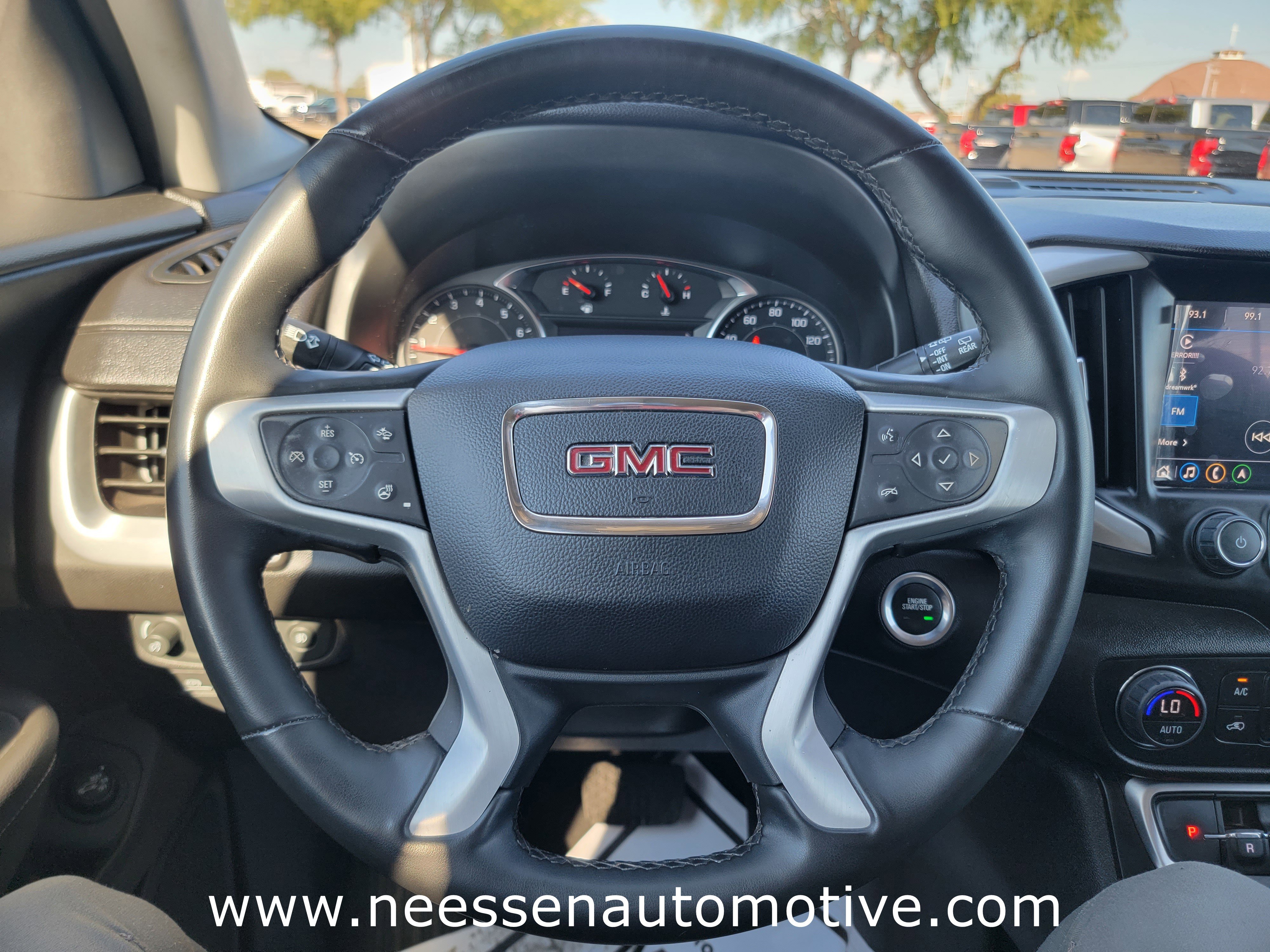 Used 2024 GMC Terrain SLT w/ Infotainment Package II image 18