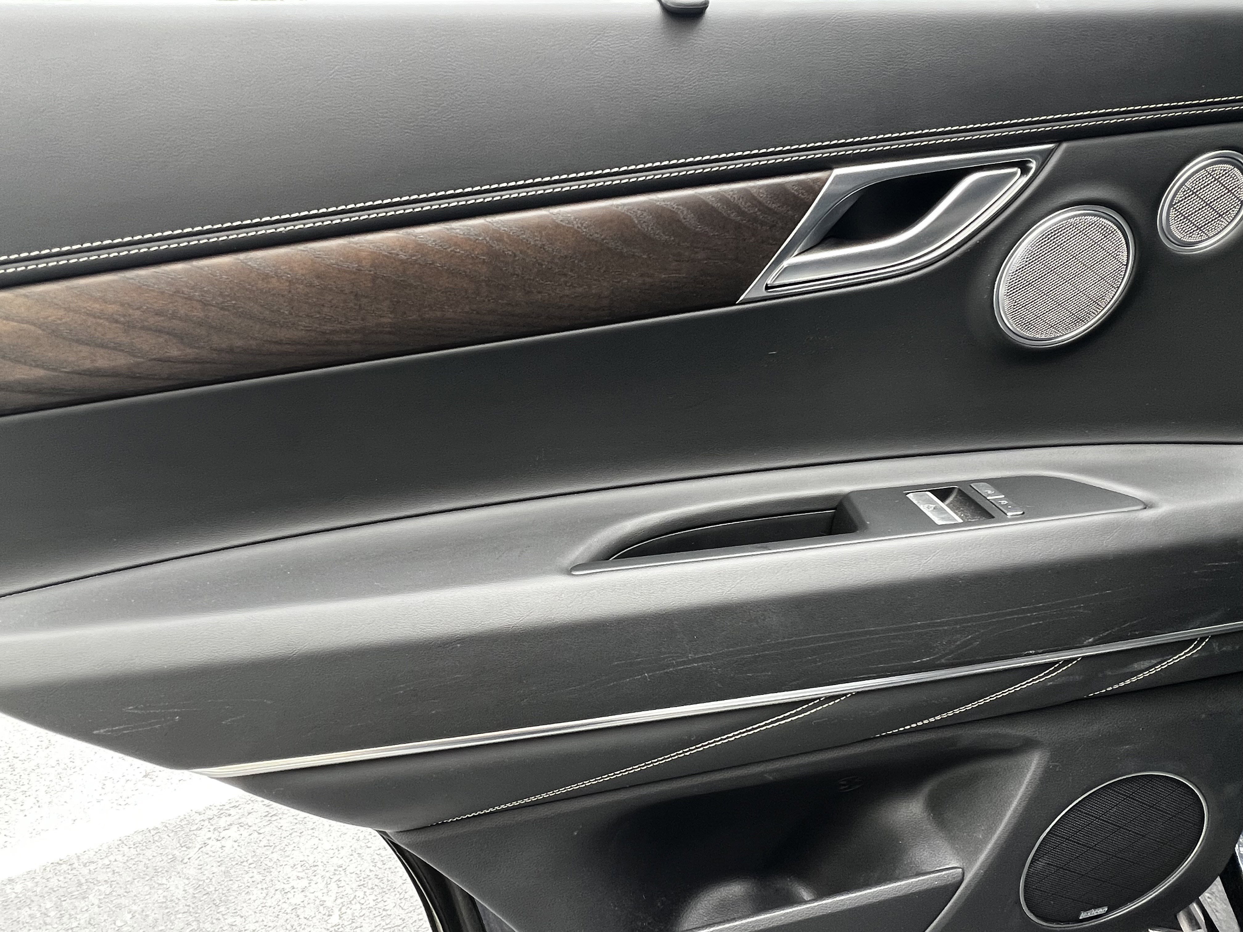 Used 2023 Genesis GV80 2.5T w/ Prestige 20" Package image 30