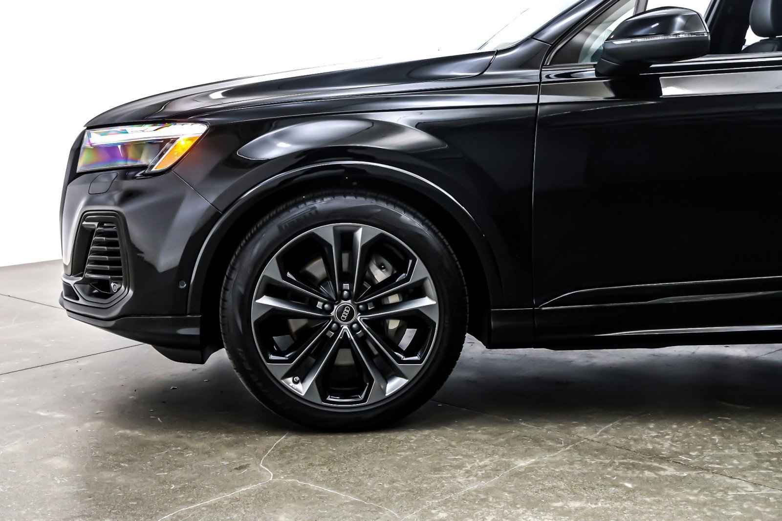 Used 2025 Audi Q7 3.0T Premium Plus image 11