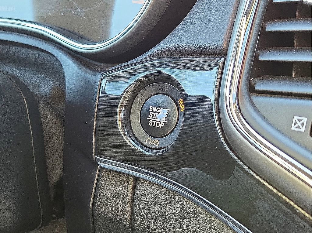 Used 2017 Jeep Grand Cherokee Trailhawk w/ Trailhawk Luxury Group image 32