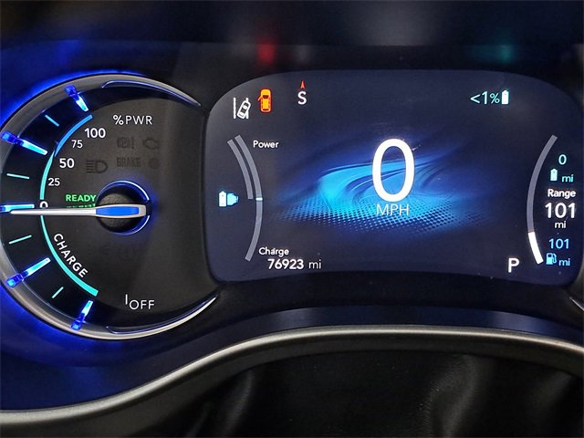 Used 2023 Chrysler Pacifica Touring-L video 2