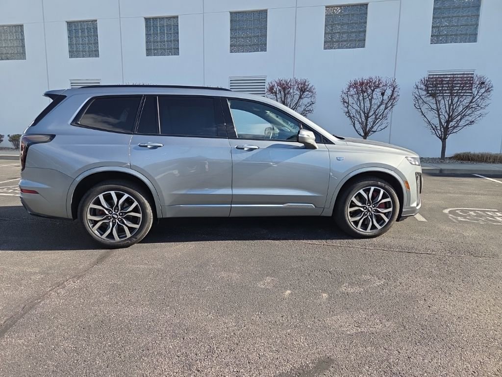 Used 2023 Cadillac XT6 Sport image 9