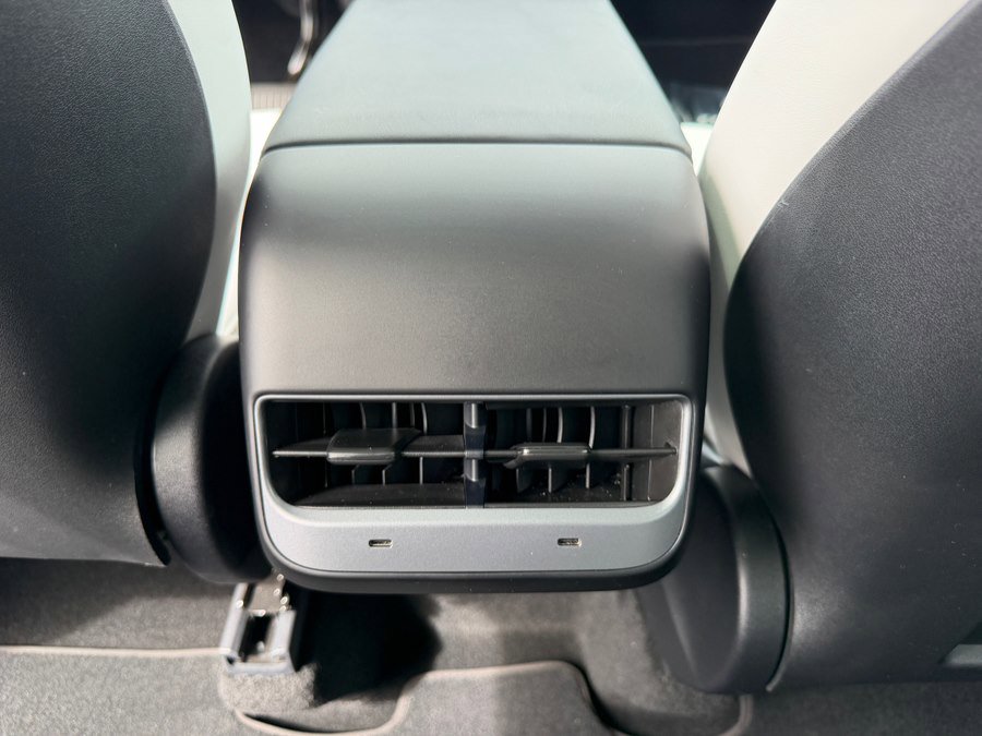 Used 2024 Tesla Model Y Long Range image 42