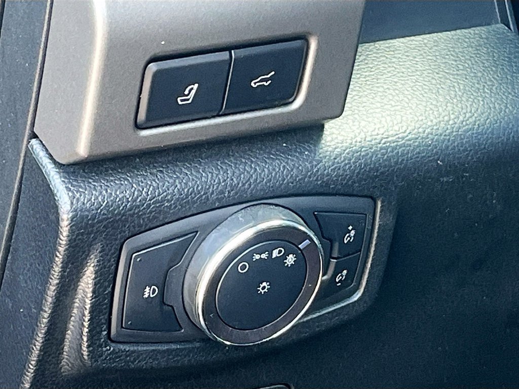 Used 2019 Ford Expedition Max XLT w/ Equipment Group 202A RWD image 10