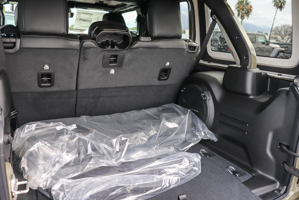 New 2026 Jeep Wrangler Unlimited Rubicon AWD/4WD image 29