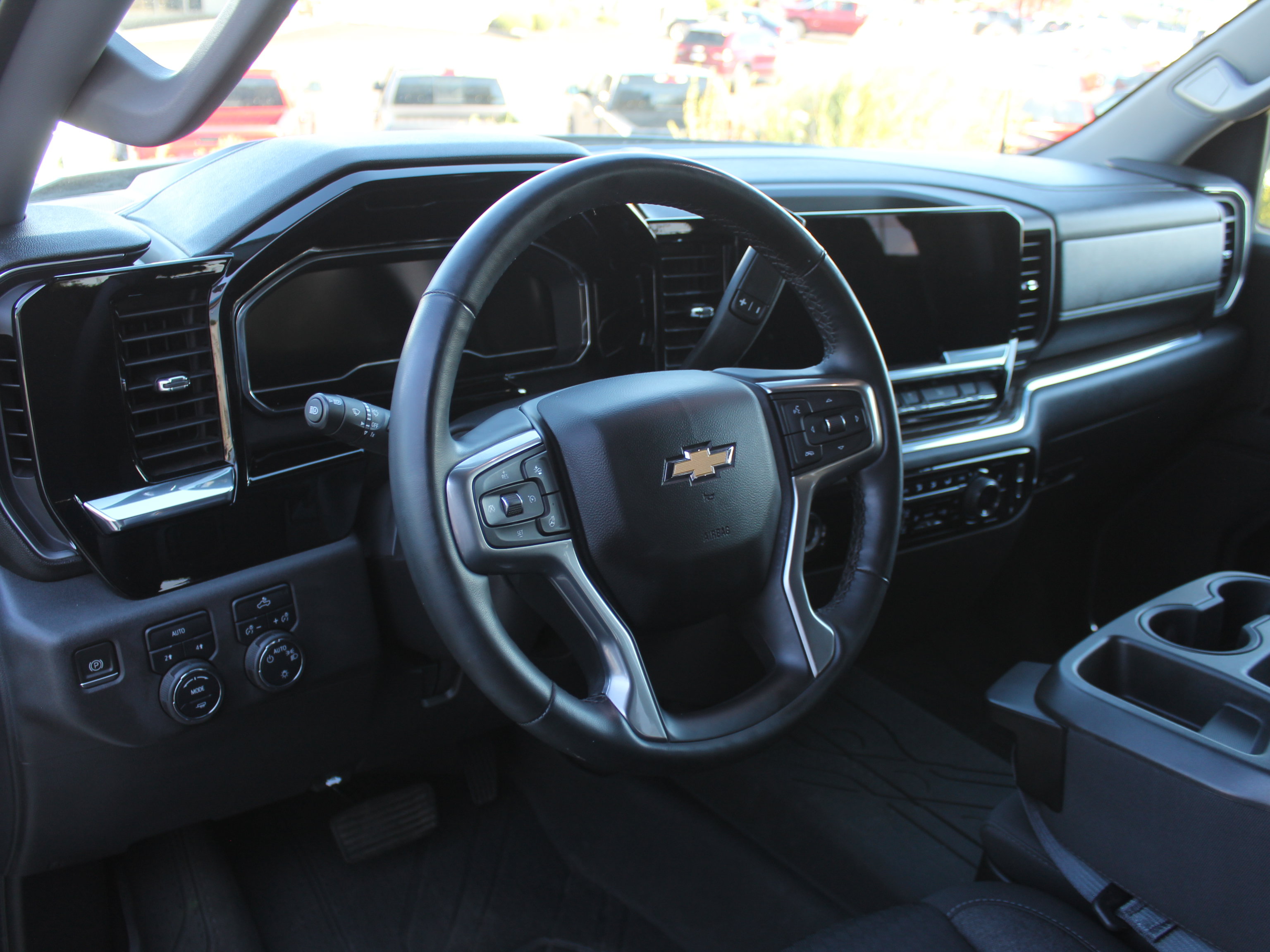 Used 2023 Chevrolet Silverado 1500 LT AWD/4WD image 14