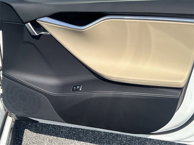 Used 2015 Tesla Model S 85 image 15