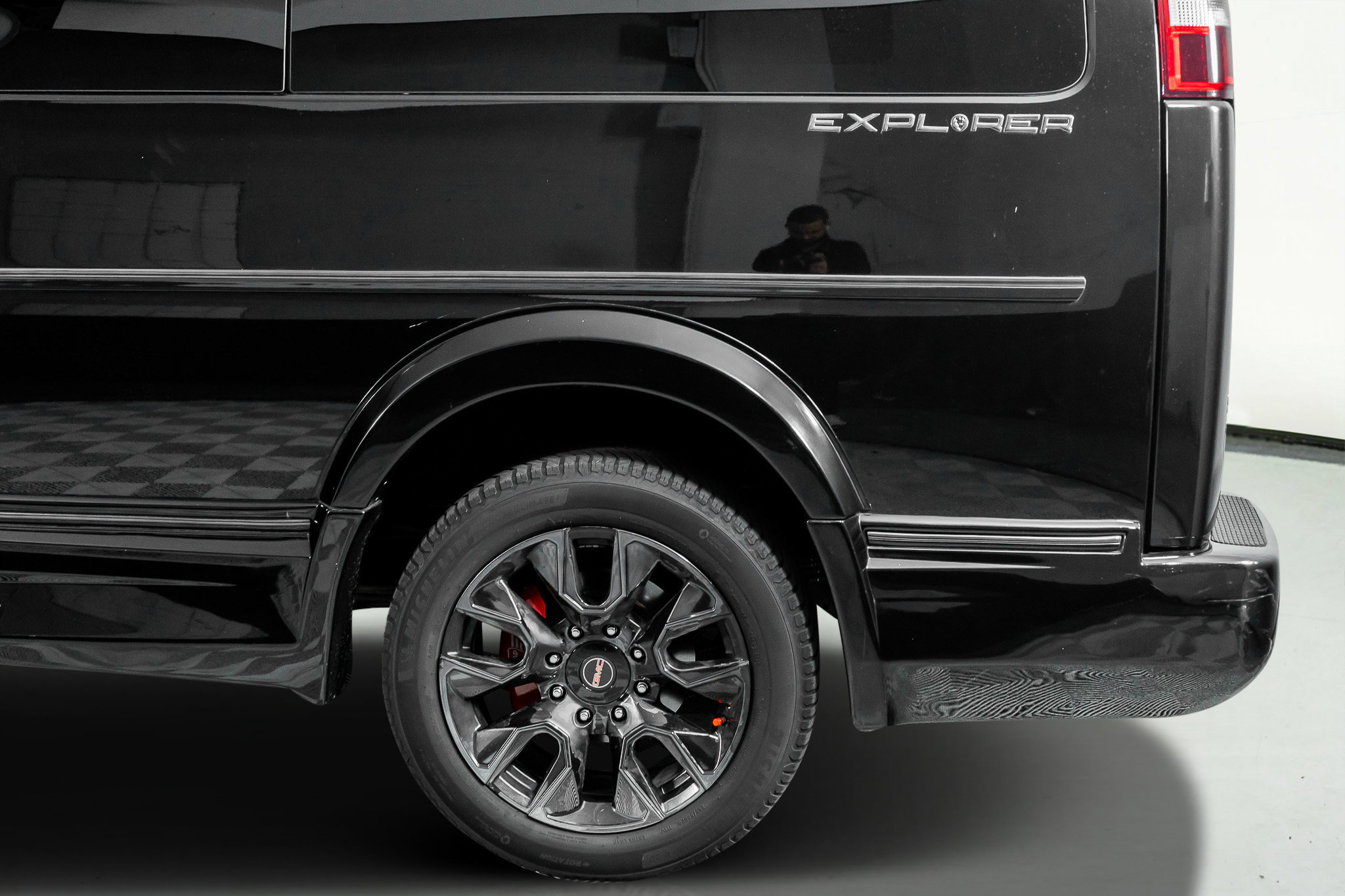 Used 2023 GMC Savana 2500 Conversion Van image 17