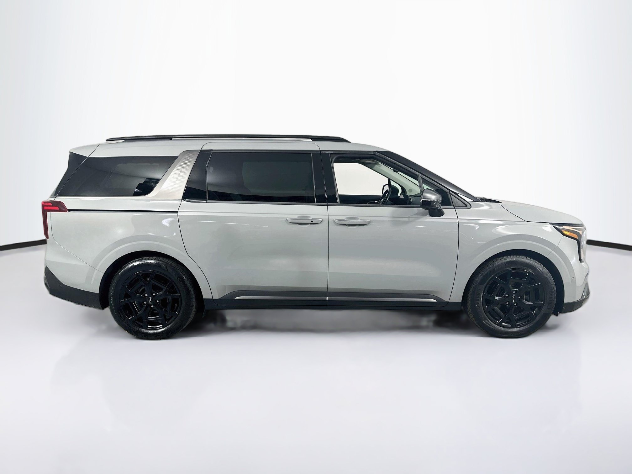 Used 2025 Kia Carnival SX Prestige FWD image 4